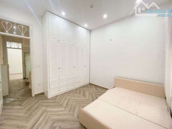 DIỆN TÍCH 78m² - NGÕ Ô TÔ THÔNG - 15M RA MẶT PHỐ HOÀNG VĂN THÁI-2 THOÁNG TRƯỚC SAU
