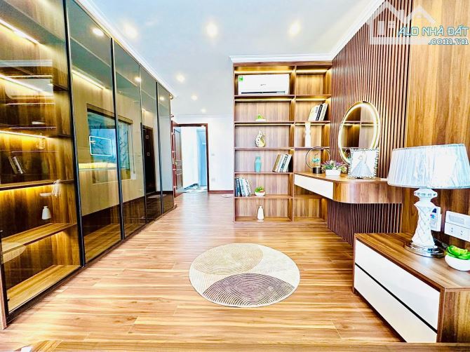 Đẹp 6 tầng thang máy mặt ngõ thông Ngọc Khánh, gần Phố full nội thất xịn, 55m2.Giá 16.9 tỷ