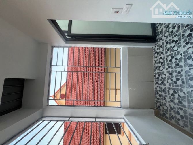 Ô TÔ ĐỖ CỬA - FULL CÔNG NĂNG - NHIỀU TIỆN ÍCH - TẦM TIỀN BAY NHANH