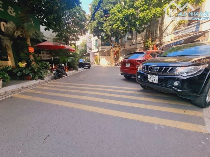 Bán lô góc Kinh doanh - Phố Vũ Phạm Hàm - Hơn 30 tỷ - DT 86m - mặt tiền 10m, vỉa hè rộng