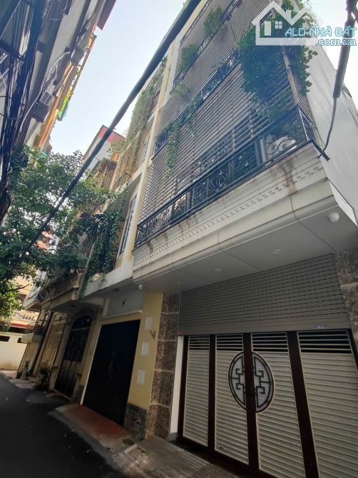 Bán nhà Hoàng Quốc Việt - 19 Tỷ - 80m - 2 mặt ngõ trước sau - ô tô 7 chỗ đỗ cửa