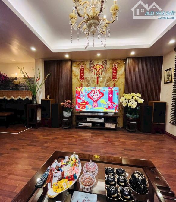 Đồng Cổ, Tây Hồ, 35m2x6T, ngõ thông, 20m ra phố, dân xây - 10 tỷ SĐCC