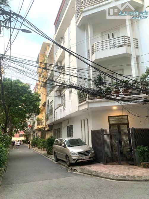 Bán Lô góc Thụy khuê - Bưởi, 31.5 tỷ, DT 80m, mặt tiền 10m, 5 tầng, Ô tô tránh vỉa hè