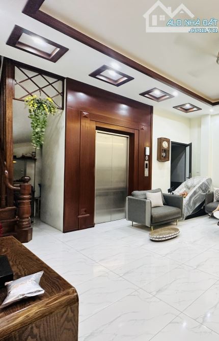 14.5 tỷ - ô tô thang máy 54m2 x 6T - 1 nhà ra phố Thái Hà, Đống Đa