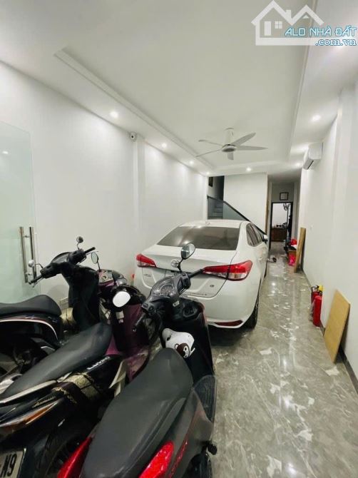 Bán nhà Phân lô Nguyễn chí thanh - Ngọc Khánh, ô tô tránh, vỉa hè, Hơn 19 tỷ, 55m, 5 tầng