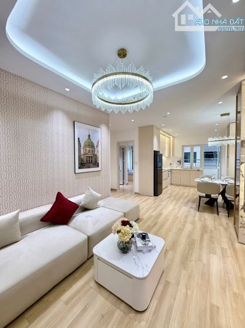 Bán nhà Trần Đăng Ninh Cầu Giấy 52m2, thang máy, 13 tỷ, mới tinh, 7 chỗ đón đầu ngõ