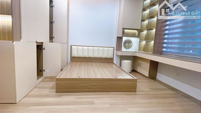 Siêu Phẩm Trường Chinh 5 Tầng Long Lanh Đón Tết, 32m2, 2 Thoáng, ô tô đỗ cổng, 9.18 Tỷ
