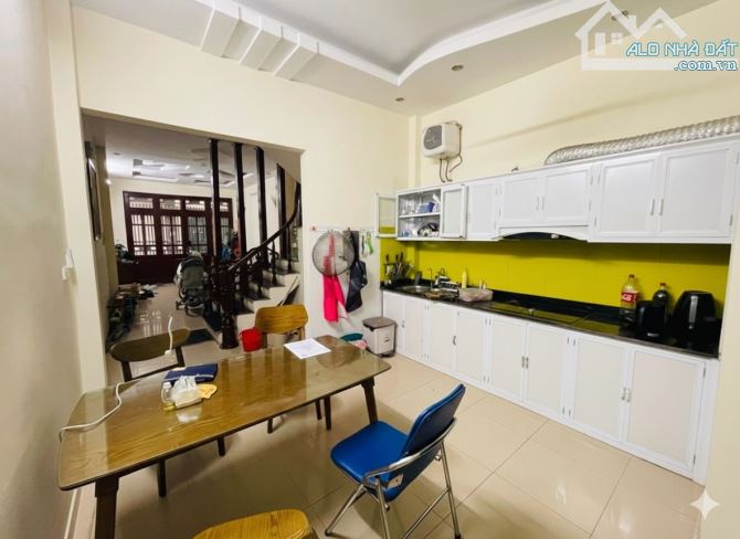 SIÊU PHẨM !PHÂN LÔ NGUYỄN ĐÌNH HOÀN- CG ! 48m2 x 5tầng . Gần ôtô đỗ, 2 mặt thoáng .