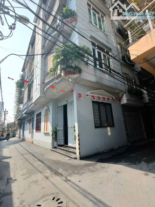 Bán nhà Hoàng Quốc Việt - 19 Tỷ - 80m - 2 mặt ngõ trước sau - ô tô 7 chỗ đỗ cửa