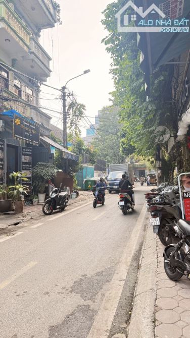 Bán nhà mặt phố Bùi Ngọc Dương, Hai Bà Trưng, tiện kinh doanh 3 tầng 31m2 giá 8,5 tỷ