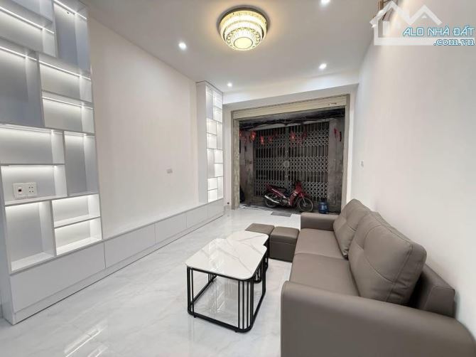 112 NGỌC KHÁNH - NGÕ NÔNG XE BA GÁC -THANG MÁY NHẬP KHÂU - 50M RA BÃI XE Ô TÔ.