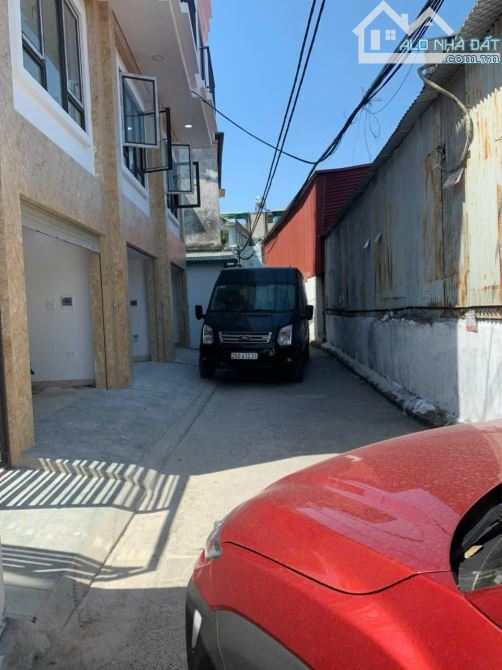 BÁN NHÀ CỰ KHỐI LONG BIÊN GARA Ô TÔ,ĐƯỜNG XE 16 CHỖ THÔNG GIÁ CHỈ 8,55TỶ