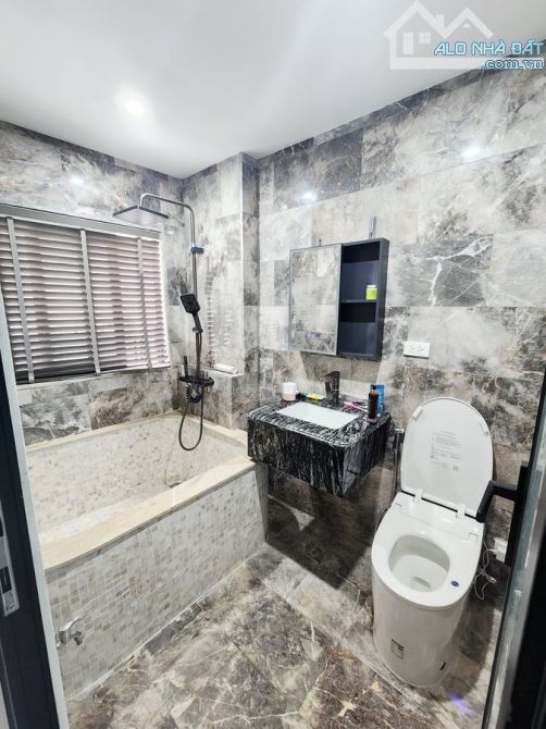 Bán cực phẩm Hồng Mai – Bạch Mai, 38m-5T, lô góc, thang máy, ô tô trong nhà, nhỉnh 16,8 tỷ