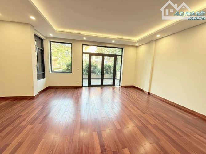 BÁN BIỆT THỰ VIP LÀNG QUỐC TẾ THĂNG LONG 202M2 - 4 TẦNG - 7.8M MẶT TIỀN - 129.9 TỶ - HIẾM