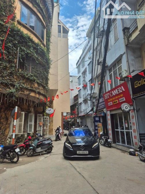 Siêu phẩm Đống Đa cần bán gấp, 42m-7T, lô góc, thang máy, gần ô tô, ở đẳng cấp, giá 17 tỷ