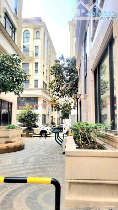 CHÍNH CHỦ BÁN LK HILMLAM VẠN PHÚC--THANG MÁY- KINH DOANH, DT 95M -7TẦNG- FUL - GIÁ 37.9 TỶ