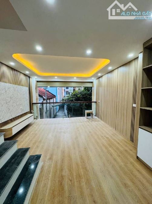 SIÊU PHẨM 7 TẦNG, THANG MÁY –PHÚ THƯỢNG, TÂY HỒ - NỘI THẤT SỊN, OTO ĐỖ CỬA – GIÁ 11 TỶ.