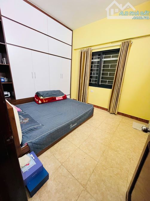 Bán căn hộ 3 phòng ngủ, 2wc tại tòa chung cư OCT, KĐT Bắc Linh Đàm.