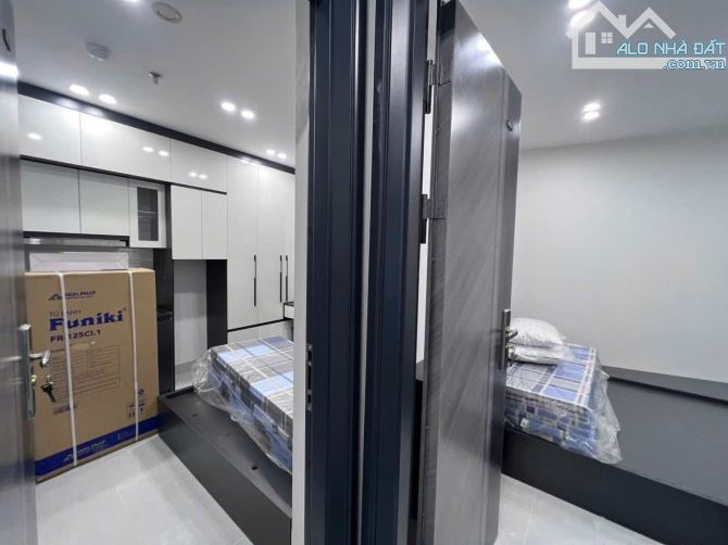 Bán toà căn hộ dịch vụ Lạc Long Quân, Hơn 20 tỷ, 22 phòng, doanh thu 1.2 tỷ/ năm, 7 tầng x