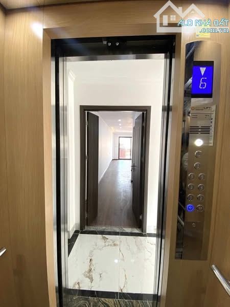 Bán nhà Trần Đăng Ninh Cầu Giấy 52m2, thang máy, 13 tỷ, mới tinh, 7 chỗ đón đầu ngõ