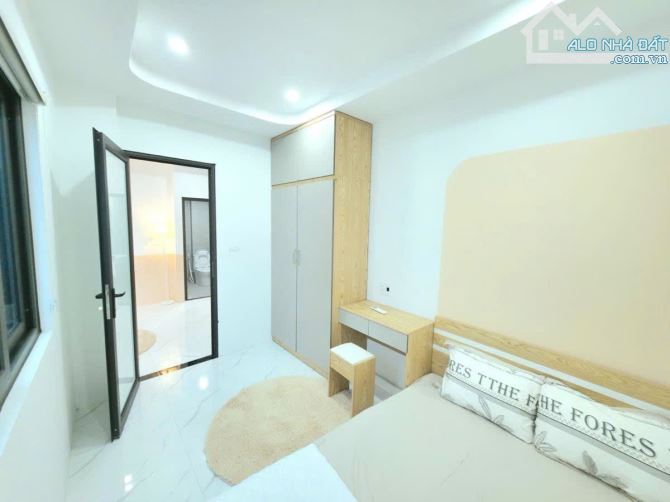 Toà CHDV Quan Nhân, 135m2*7T, MT 8M, 35 phòng KK, sát phố, đủ GPXD/PCCC, dòng tiền 7%/năm!