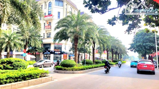 CHÍNH CHỦ BÁN LK HILMLAM VẠN PHÚC--THANG MÁY- KINH DOANH, DT 95M -7TẦNG- FUL - GIÁ 37.9 TỶ