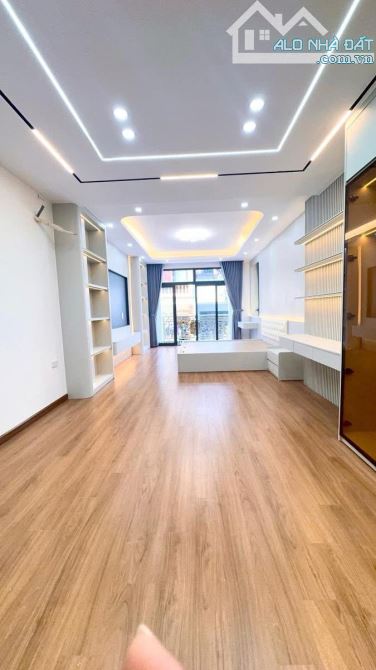 HIẾM …. KIM ĐỒNG 6 TẦNG THANG MÁY FULL NỘI THẤT