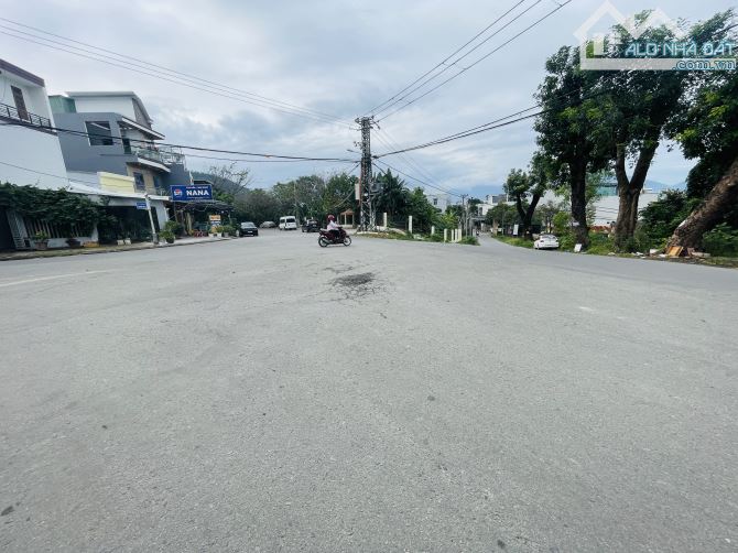 LÔ GỐC 3 MẶT TIỀN PHẠM NHƯ XƯƠNG - 230M2 CHỈ HƠN 11 ĐỒNG - 3