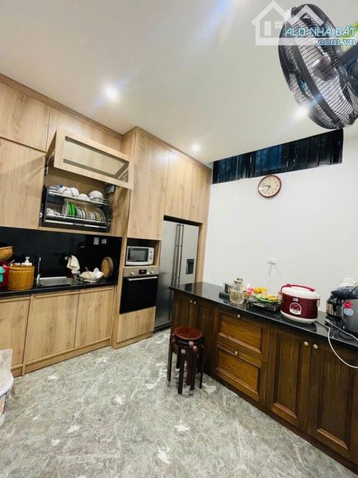 Bán nhà Phân lô Nguyễn chí thanh - Ngọc Khánh, ô tô tránh, vỉa hè, Hơn 19 tỷ, 55m, 5 tầng