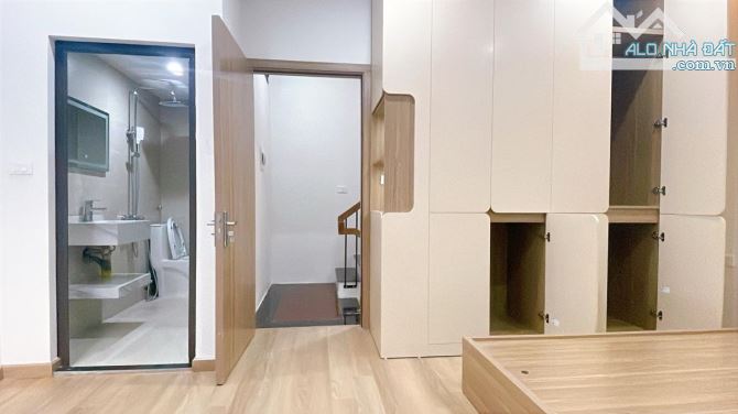 Siêu Phẩm Trường Chinh 5 Tầng Long Lanh Đón Tết, 32m2, 2 Thoáng, ô tô đỗ cổng, 9.18 Tỷ