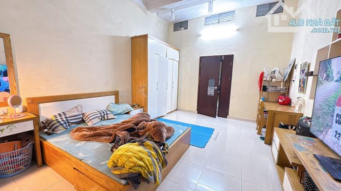 Bán 75m2 có nhà 3 tầng, MT 4.5m - Phố Vạn Kiếp, vị trí thông thoáng, giá đầu tư