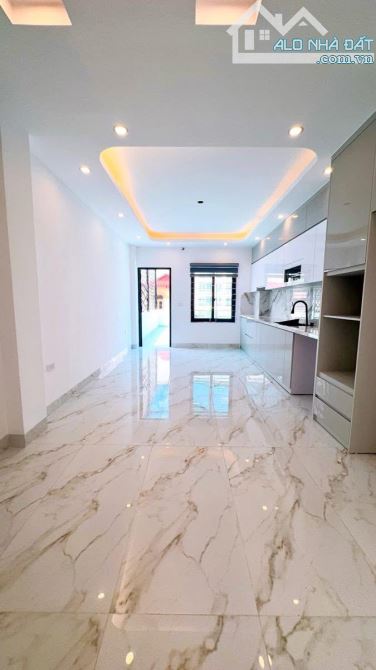 HIẾM …. KIM ĐỒNG 6 TẦNG THANG MÁY FULL NỘI THẤT