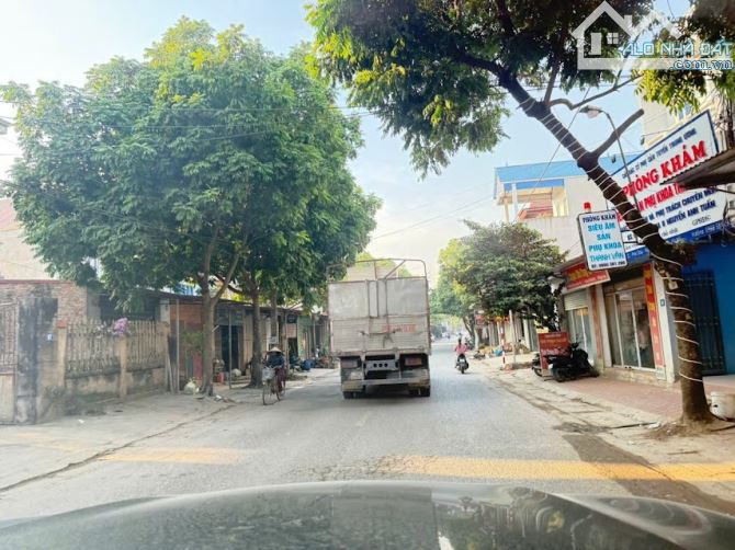 Bán đất Sóc Sơn 900 triệu sổ 100 mét thổ cư mặt tiền hơn 8 mét gần bx bus