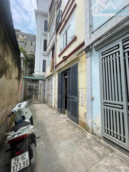 NGÕ 1 BÙI XƯƠNG TRẠCH - 5 TẦNG DÂN XÂY - GIÁ CẢ HỢP LÝ - VỊ TRÍ TUYỆT VỜI