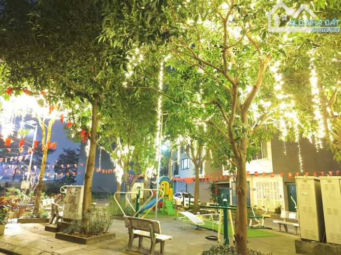 BÁN NHÀ LẠC LONG QUÂN 100m2 × 5T THANG MÁY - LÔ GÓC - 2 Ô TÔ TRÁNH + SÁT KHU BIỆT VƯỜN ĐÀO