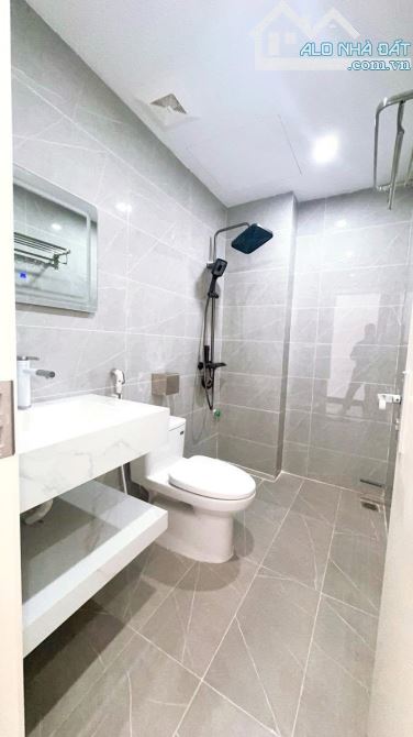 HIẾM …. KIM ĐỒNG 6 TẦNG THANG MÁY FULL NỘI THẤT