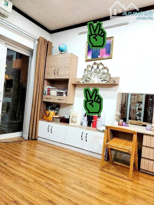 BÁN NHÀ LẠC LONG QUÂN 100m2 × 5T THANG MÁY - LÔ GÓC - 2 Ô TÔ TRÁNH + SÁT KHU BIỆT VƯỜN ĐÀO