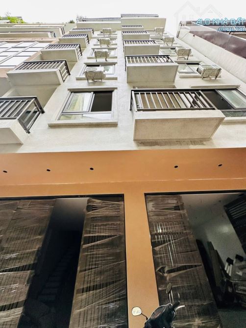 Toà Apartment tại Xuân Diệu, 130m2*7T, MT 12M, ngõ ô tô, đủ GPXD/PCCC, dòng tiền 6%/năm!