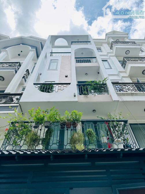 Cho thuê nhà Nguyễn Văn Lượng ( 4x20m ) 3 Lầu Full Nội Thất Khu đồng bộ