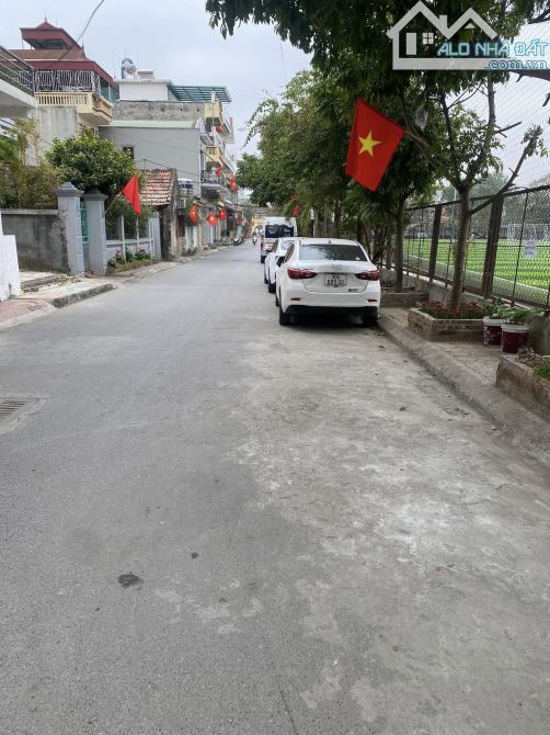 Bán gấp 104m Đất sát UBND xã Đông Mỹ MT 6.5m ô tô kinh doanh chỉ 7.8 tỷ