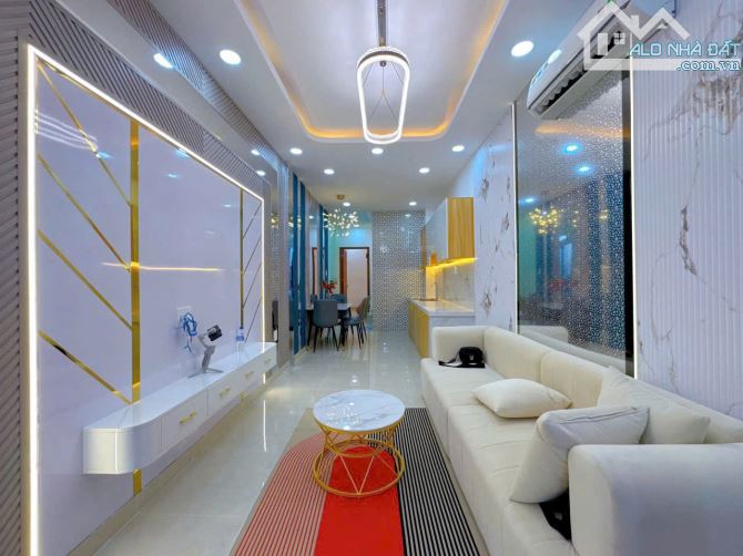 🏠 BÁN NHÀ ĐINH TIÊN HOÀNG 📏 DTđất: 46m² (3,1m x 16m). 🏡 Kết cấu nhà: 1 trệt, 1 lầu đúc.