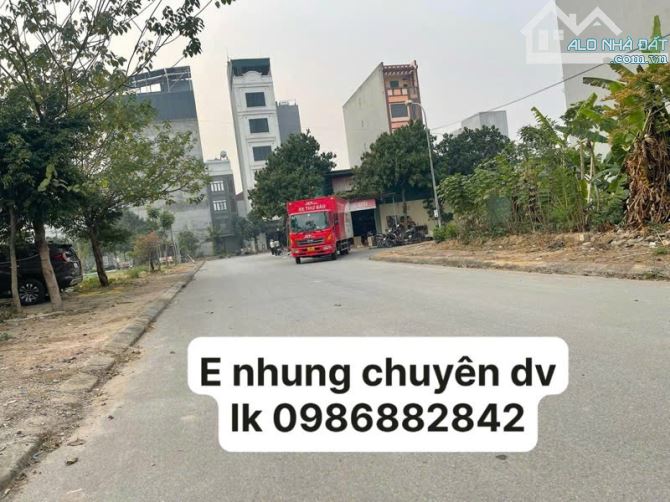 đất vuông vắn mặt tiền 5 m tại khu dịch vụ Dương Nội￼ Cam kết không đường đâm bốt điệ