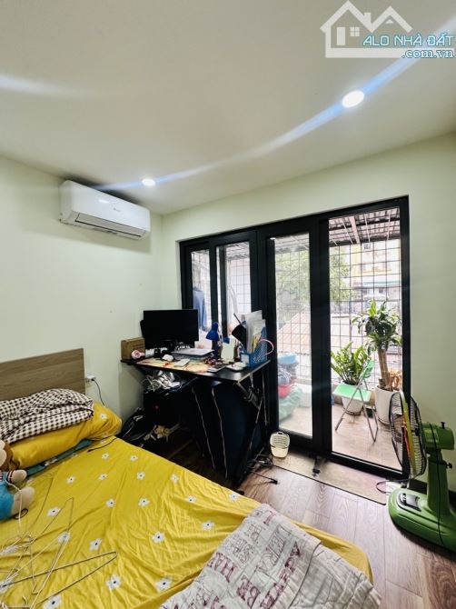 Căn hộ tập thể tầng 2 Lương Đỉnh Của  -  02PN - Gần phố mặt phố - ô tô đỗ
