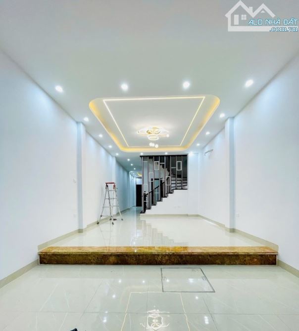 BÁN NHÀ ĐỊNH CÔNG, HOÀNG MAI, THANG MÁY, Ô TÔ VÀO NHÀ, 55M2, 16.8 TỶ(CTL)