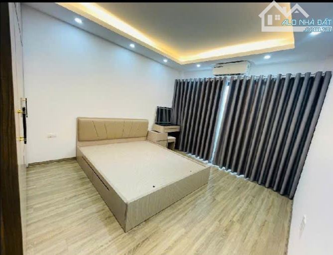 8.35 Tỷ/34 m2/6 tầng thang máy/ 3.5 mt/ ngõ nông gần ô tô chánh - 10