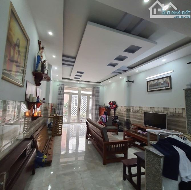 BÁN NHÀ 3 TẦNG, 80m2, HẺM XE HƠI NGAY KHU TÊN LỬA, BÌNH TÂN, NHỈNH 5 TỶ. - 1