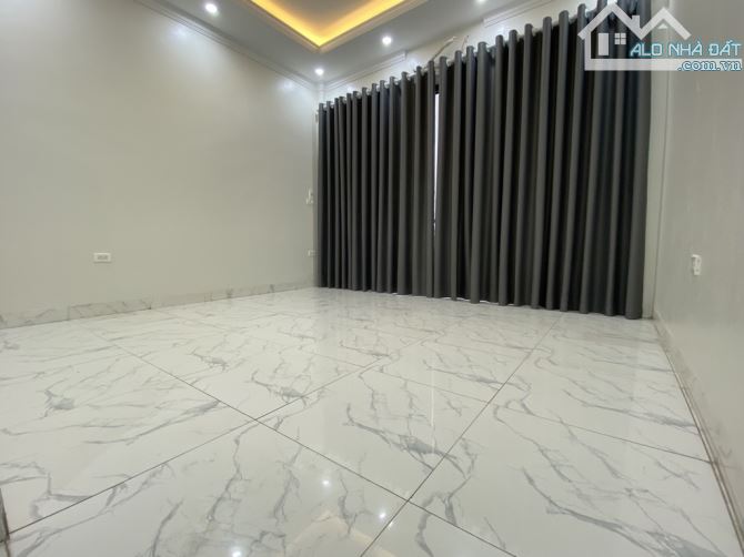 Bán gấp nhà Thanh Am, Long Biên, lô góc, DT: 65m2, giá: 10.5 tỷ ( có thương lượng - 1