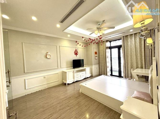 Căn hộ Tòa Royal City - 72 Nguyễn Trãi, 124m² - 3 Ngủ, Nội Thất Đẹp, Nhỉnh 12 tỷ. - 2