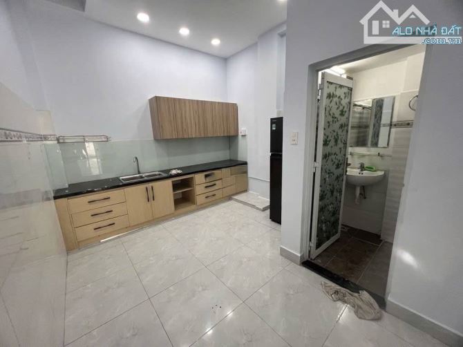 Bán nhà 4 tầng BTCT (52m2) đường Nguyễn Huy Tưởng, Bình Thạnh - dân trí cao. Giá: 7,4 tỷ - 2