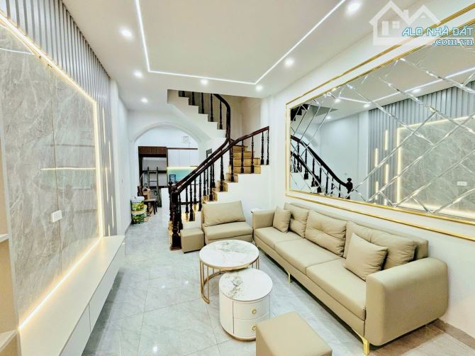 Bán gấp nhà mới Nở Hậu Đê La Thành 5 tầng 40m2 ngõ nông gần phố, nội thất đẹp, ở, cho thuê - 2